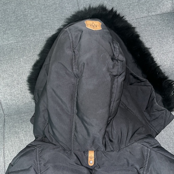 Mackage size small used 🖤🖤 needs minor repair and refresh greatly priced - Picture 11 of 12